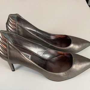 STEVE MADDEN Bronze Pointed Heels